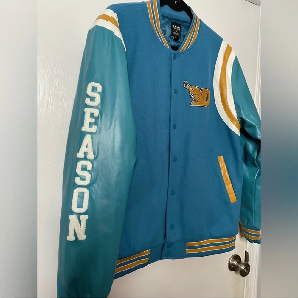 - BOOHOO MAN SPORTS VARSITY BOMBER JACKET